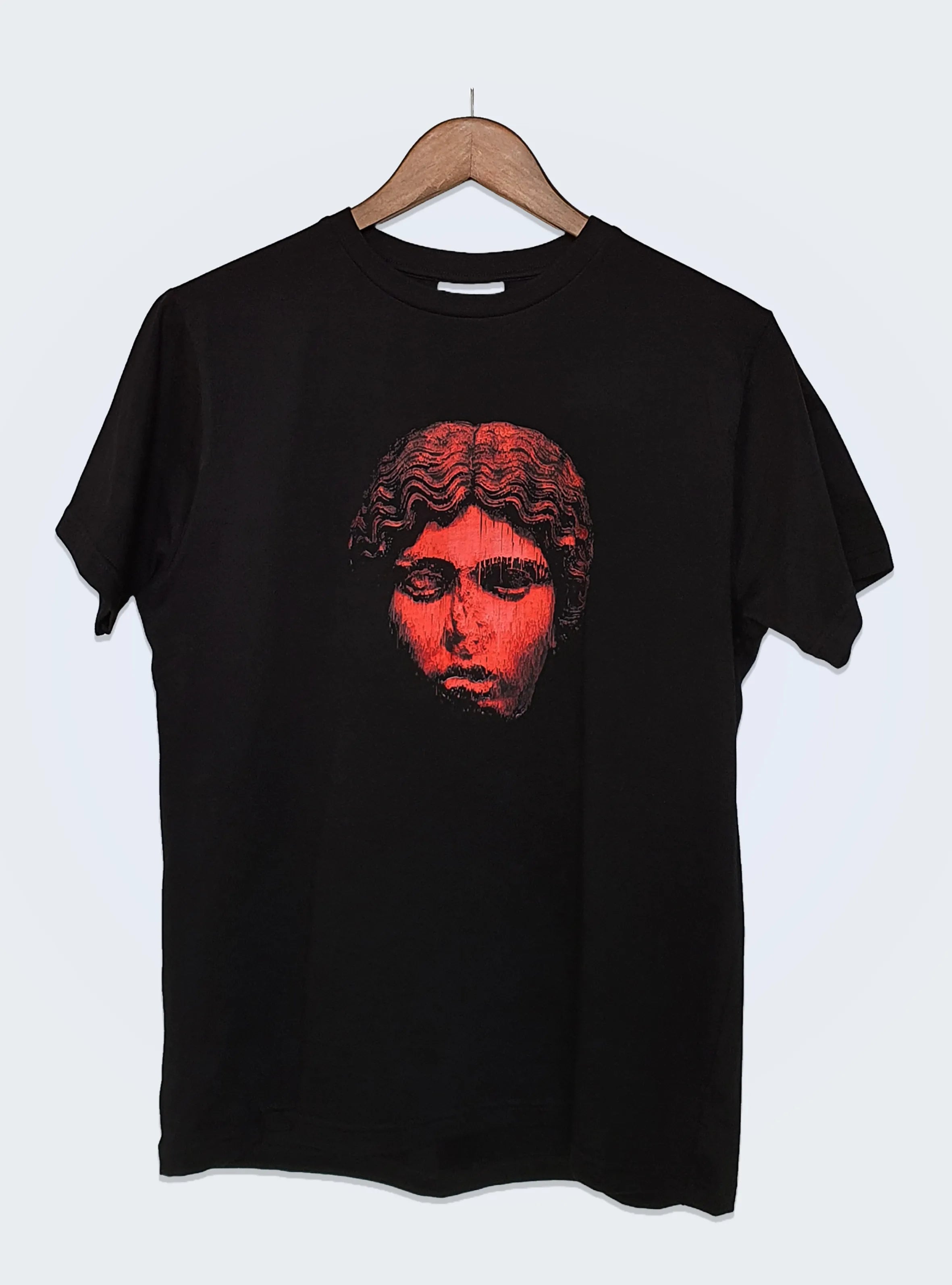 HEAD NO SHOULDERS RED – FRONT PRINT – BLACK T-SHIRT