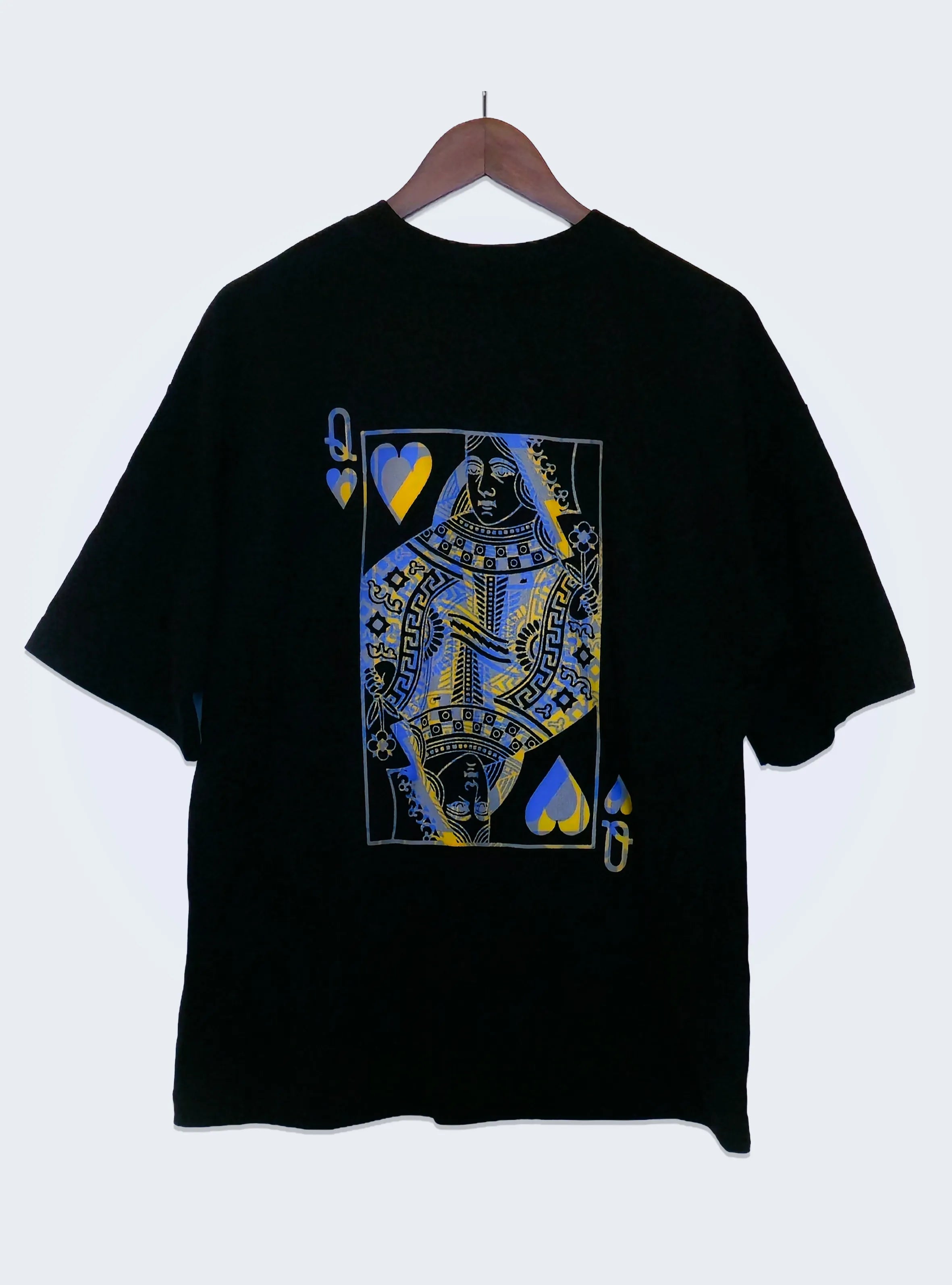 QUEEN OF ARTS – BACK PRINT – BLACK OVERSIZED T-SHIRT
