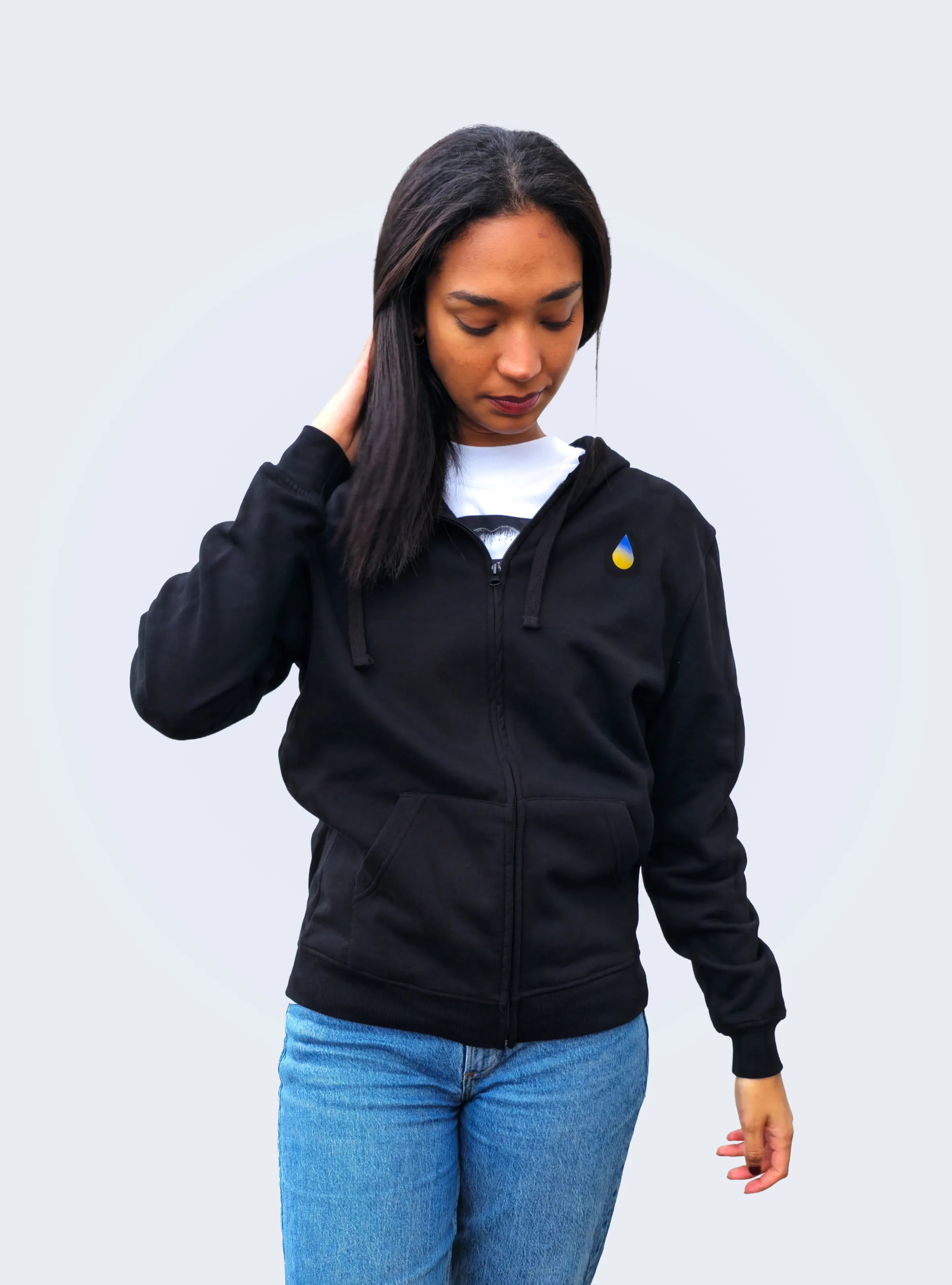 QUEEN OF ARTS – BACK PRINT – BLACK REGULAR ZIPPED HOODIE