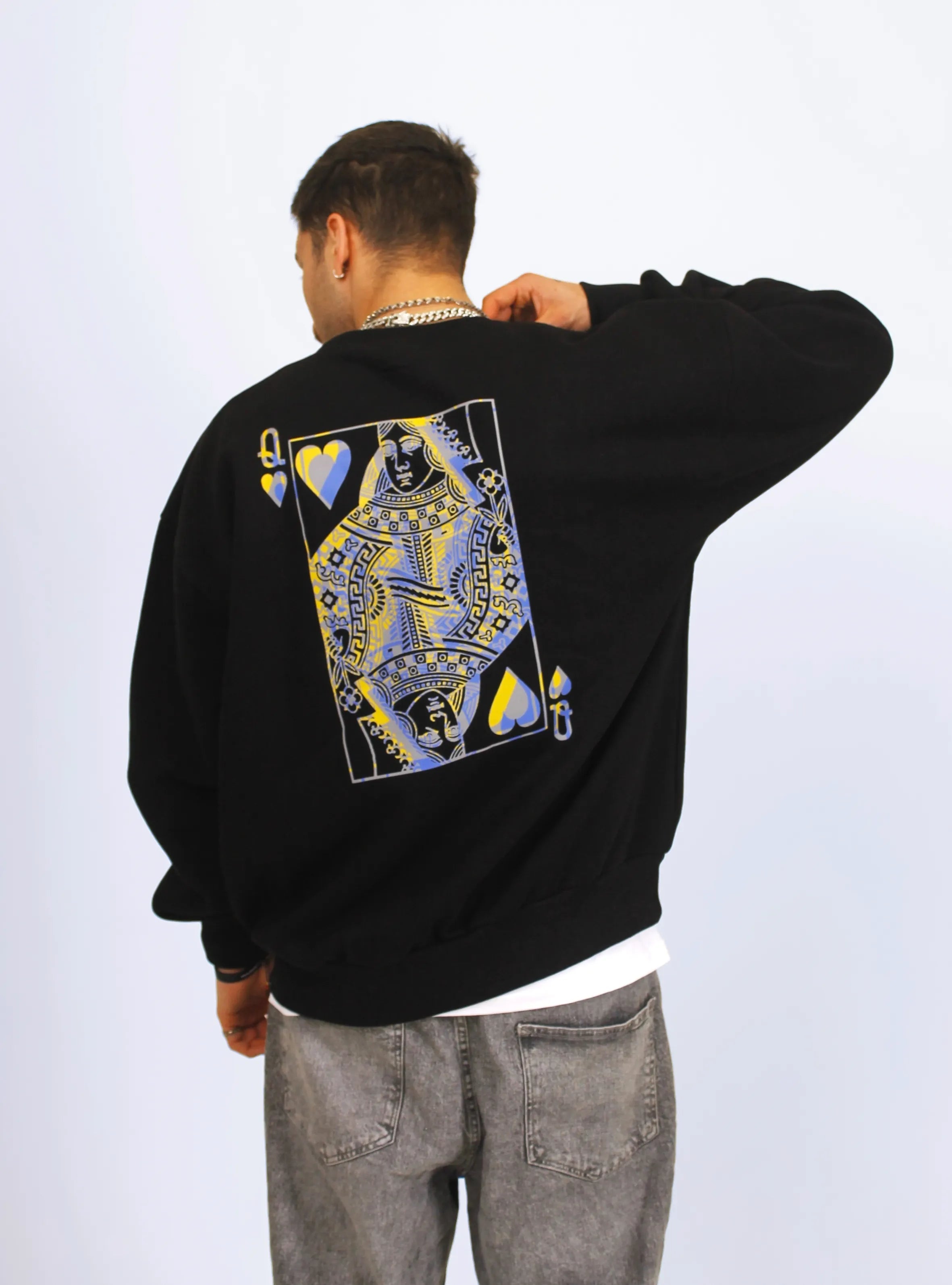 QUEEN OF ARTS – BACK PRINT – BLACK JUMPER