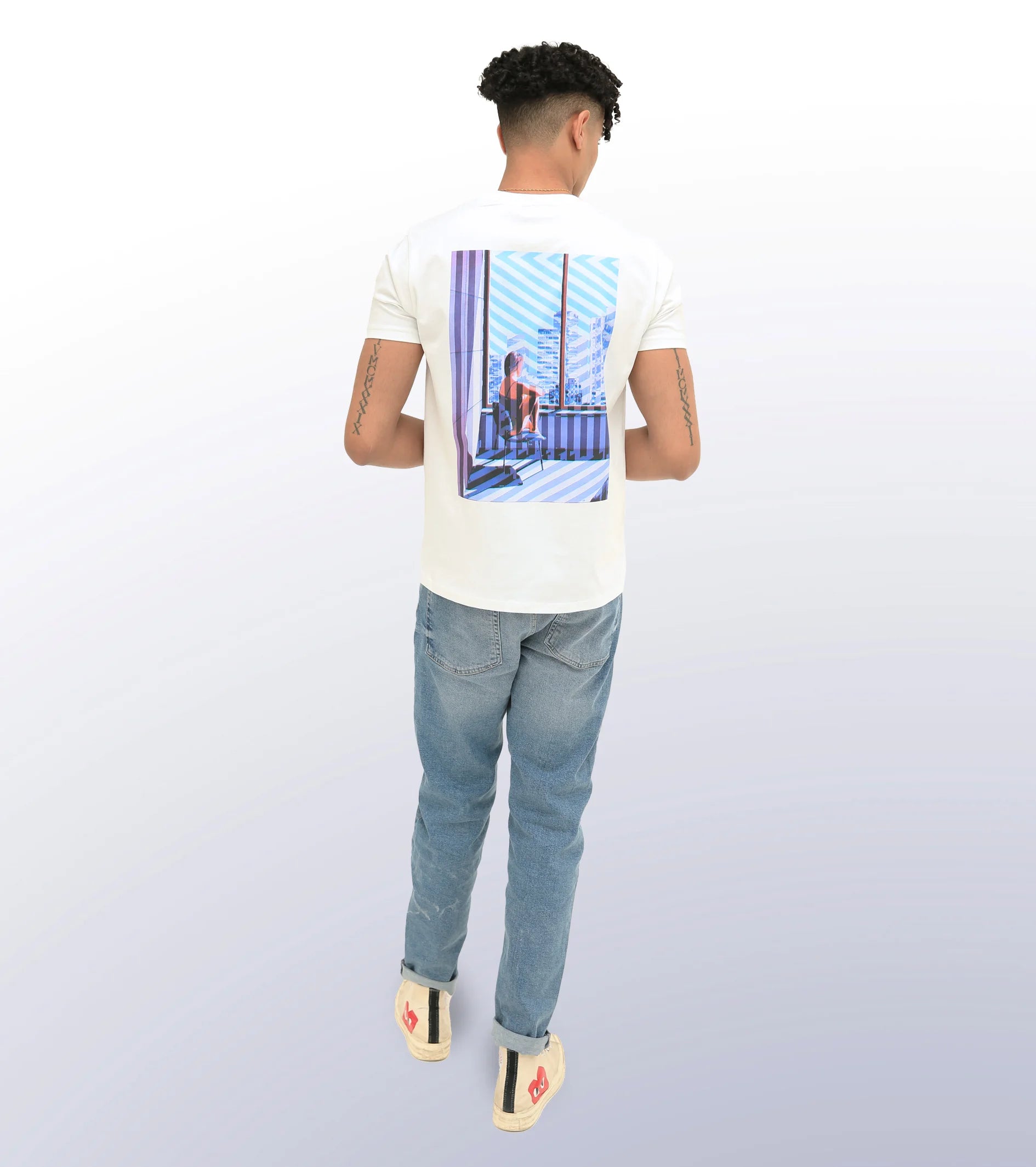 HIGH-RISE – BACK PRINT – WHITE T-SHIRT